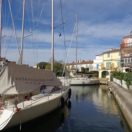 Port Les Voiles *