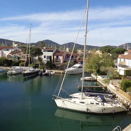 Port Les Voiles Apartment *