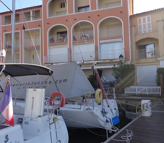 Port Les Voiles *