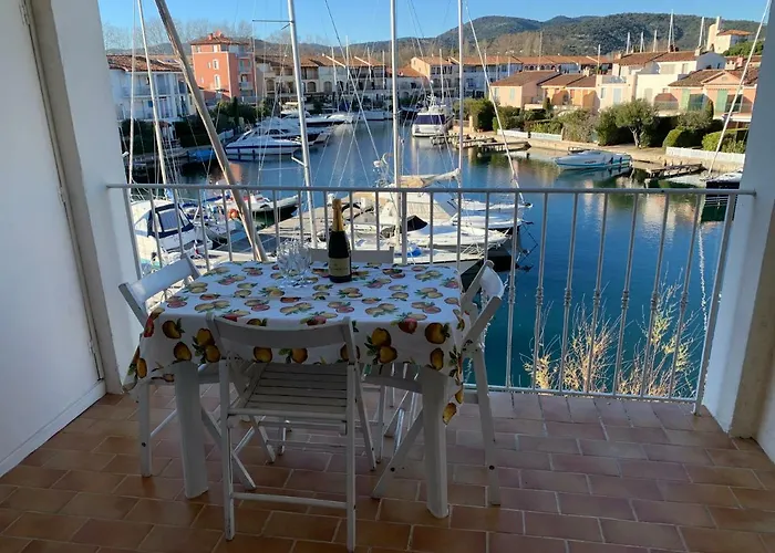 Port Les Voiles غريمو